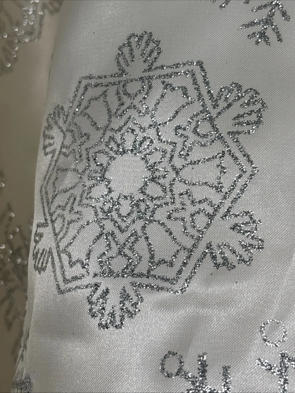 Silver Snowflake Tree Skirt - Festive White and Silver glittery